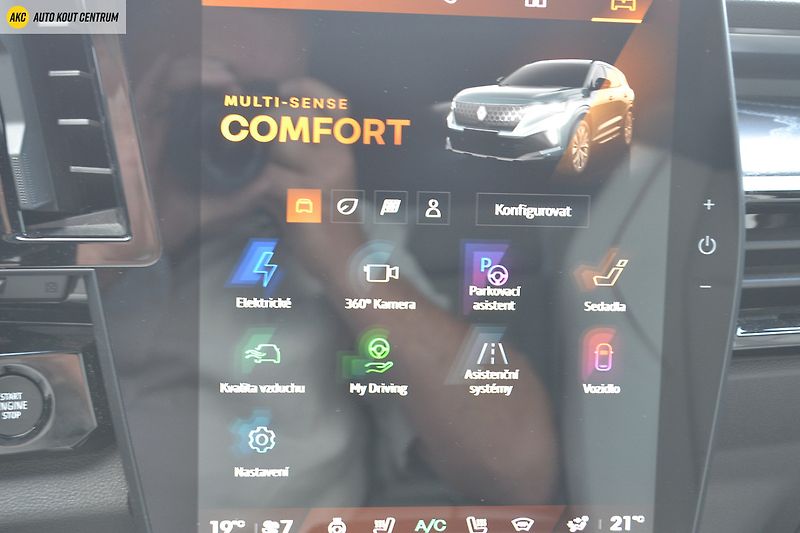 Renault Espace ICONIC E-TECH FULL HYBRID 200k - fotka 47 z 78