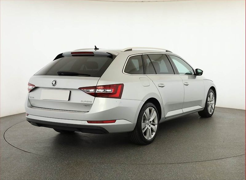 Škoda Superb (2018) Style Plus 2.0 TDI, 4X4 - fotka 5 z 21