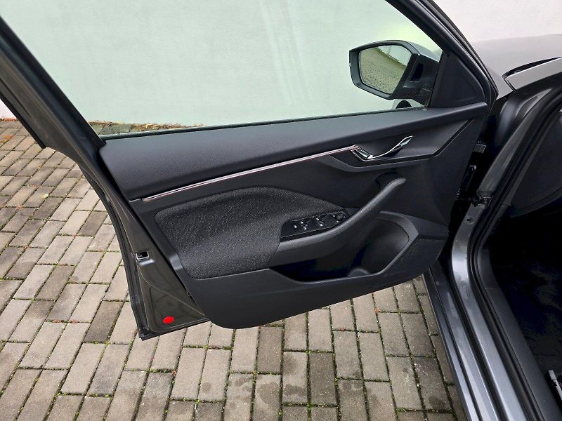 Škoda Scala (2024) 1,0TSI 85KW DSG TOP SELECTION - fotka 21 z 31