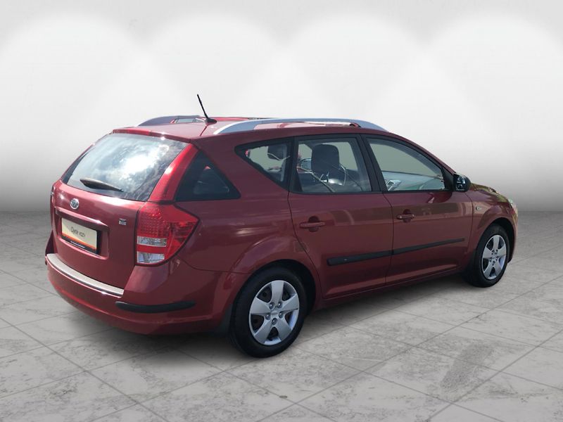 Kia Ceed Combi 1.4i ACTIVE - fotka 2 z 27