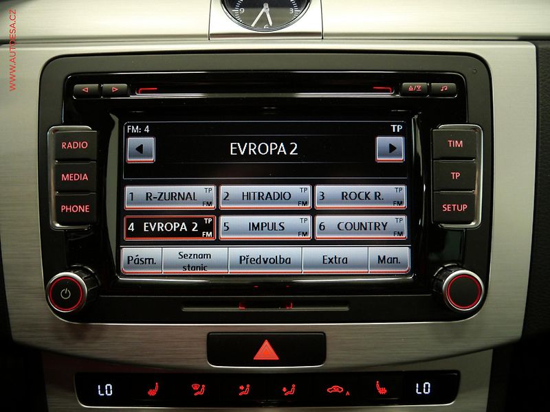 Volkswagen Passat (2014) 2.0TDI, 1.maj,ČR, DSG, xenon - fotka 19 z 24