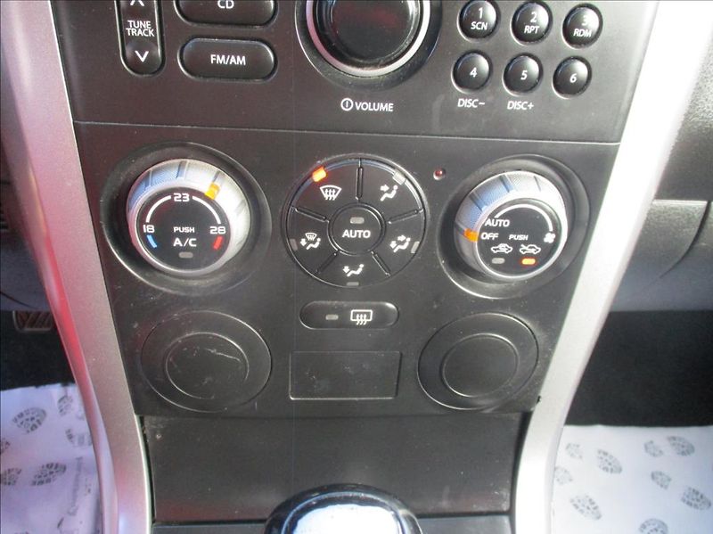 Suzuki Grand Vitara 1,6 i,4x4,klima, - fotka 14 z 22