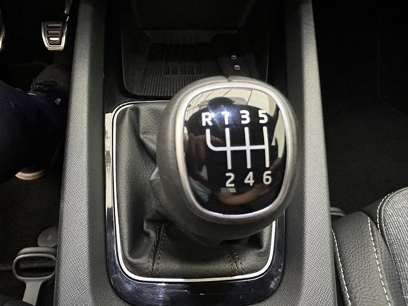 Škoda Octavia 1.5 TSI SportLine - fotka 19 z 29
