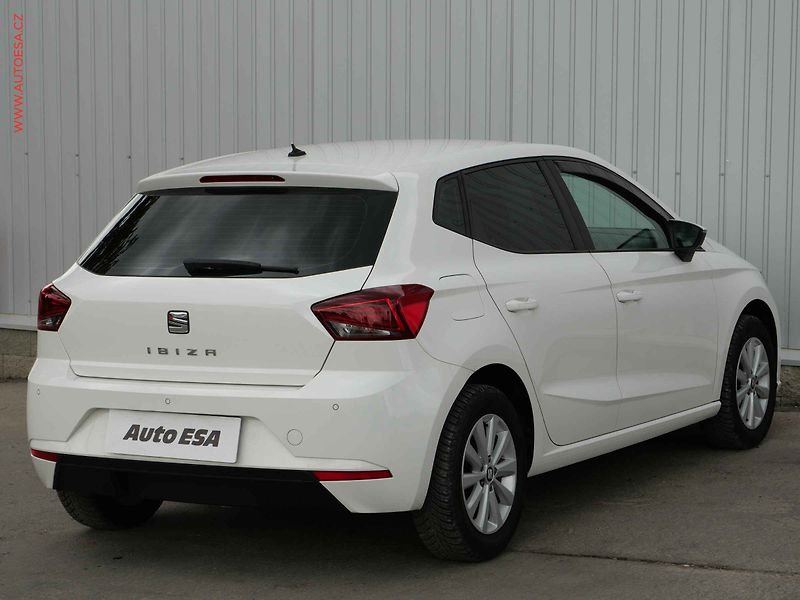 Seat Ibiza (2018) 1.0 MPi, AC, park.asist - fotka 4 z 23