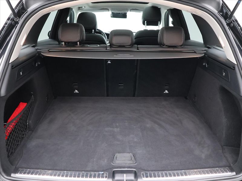 Mercedes-Benz GLC 2,0 200 4Matic DPH CZ 1.Maj. - fotka 10 z 41