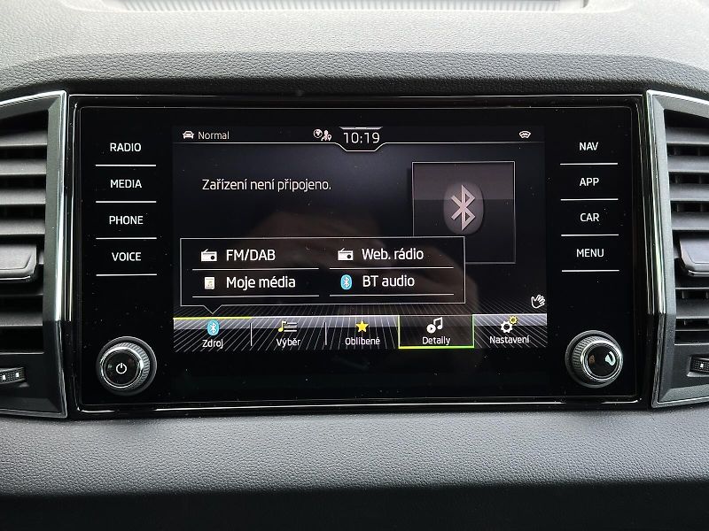 Škoda Karoq 2.0TDi 4x4 DSG 150PS TOP & Sel - fotka 30 z 49