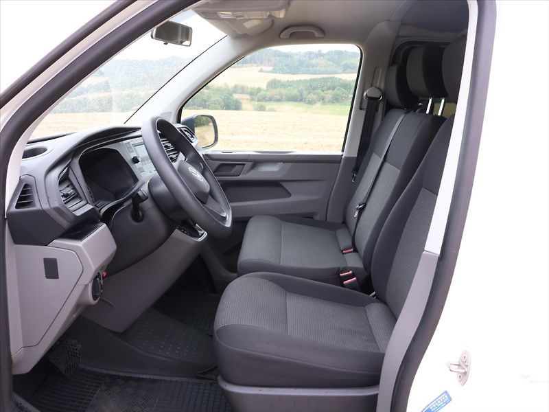 Volkswagen Transporter 2,0 TDI 110kW DSG 9-Míst CZ DP - fotka 11 z 26