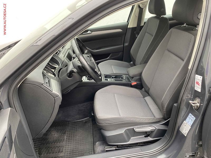Volkswagen Passat (2016) 2.0 TDi, DSG, park.asist - fotka 9 z 19