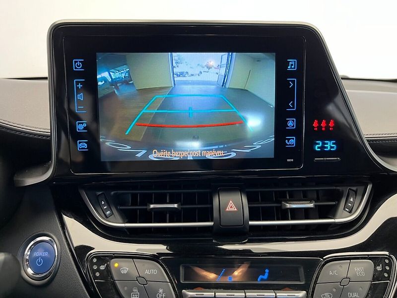 Toyota C-HR Hybrid 1.8 VVT-i E-CVT Active - fotka 18 z 21