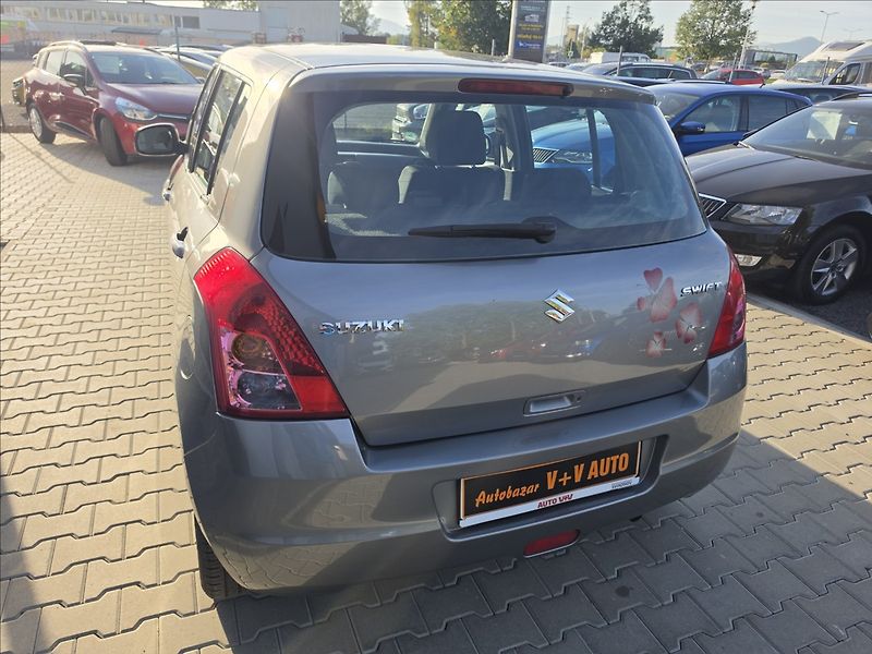 Suzuki Swift 1,3 i 67KW KLIMA ALU STK - fotka 7 z 44