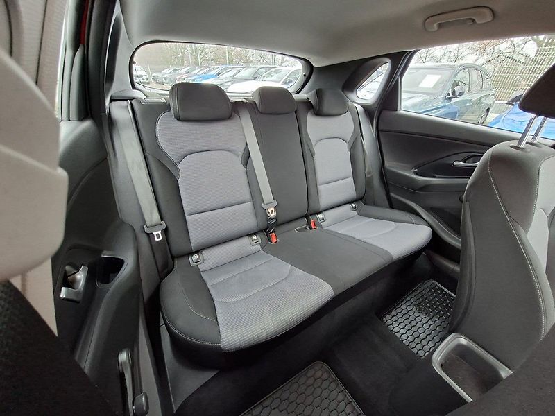 Hyundai i30 1,0 TGDI 120k M6 - fotka 12 z 19
