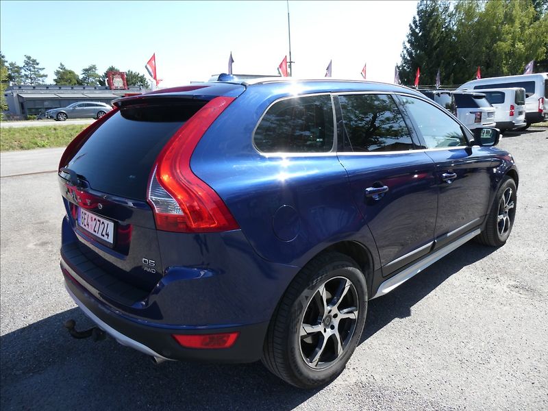 Volvo XC60 2,4 D5 Ocean Race AWD 158kW - fotka 9 z 51