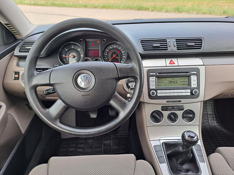 Volkswagen Passat (2006) 2.0 TDi  - fotka 19 z 32