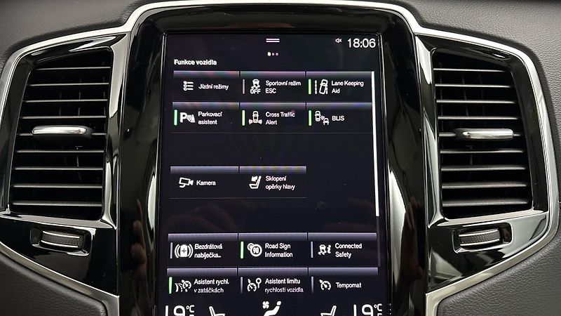 Volvo XC90 2.0 B5 AUT AWD Inscription - fotka 27 z 33