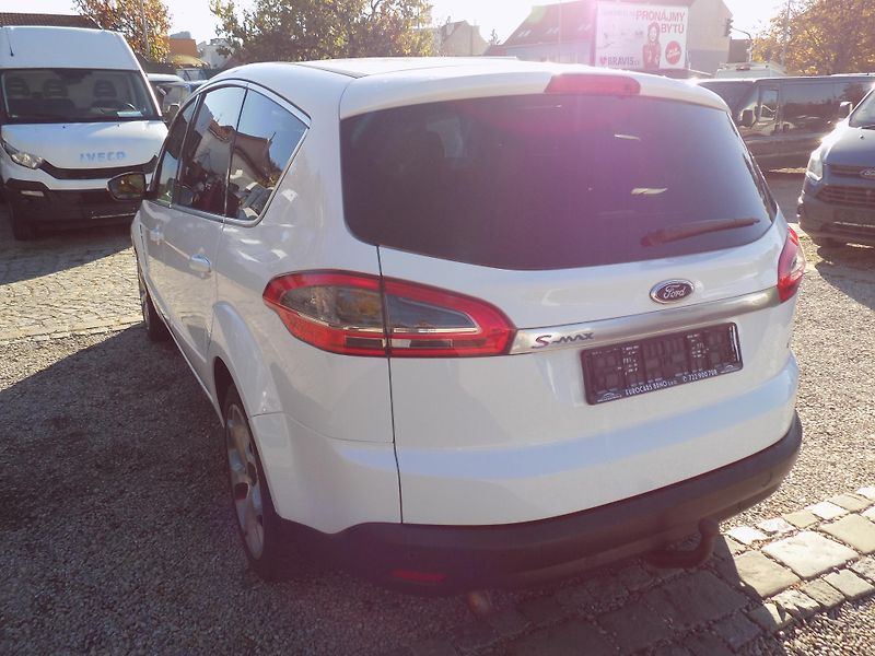 Ford S-MAX 2,0  TDCI 103KW TITAN FACELIFT - fotka 12 z 47
