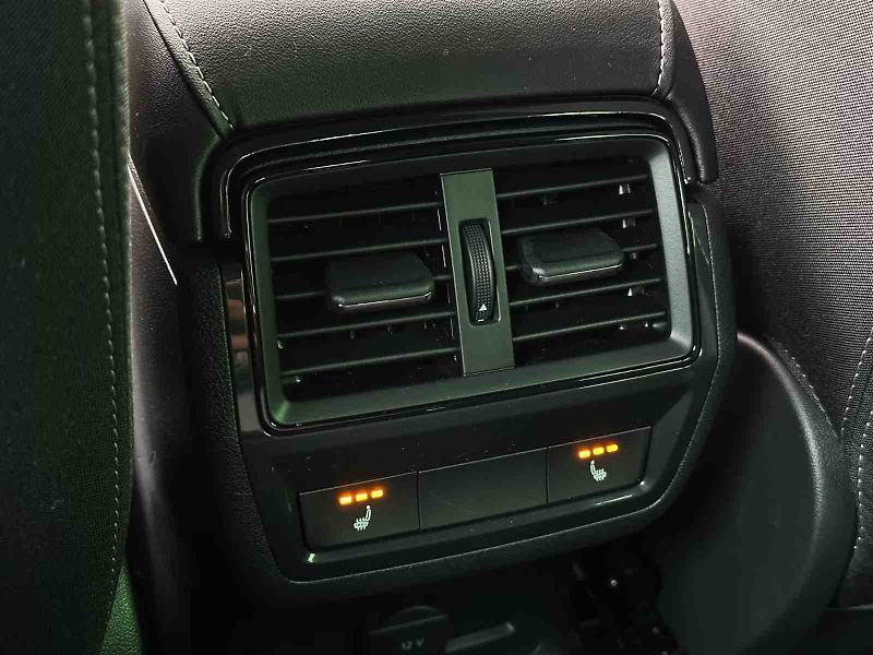 Škoda Karoq 1.5TSi DSG 150PS Sportline Mat - fotka 29 z 33