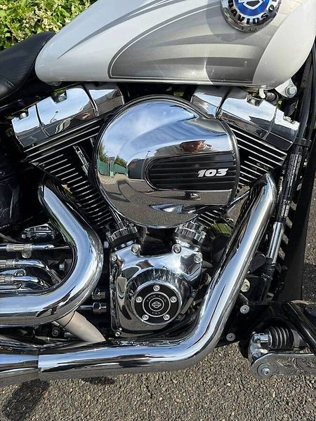 Harley-Davidson FXSB Softail Breakout (2016) - fotka 15 z 16