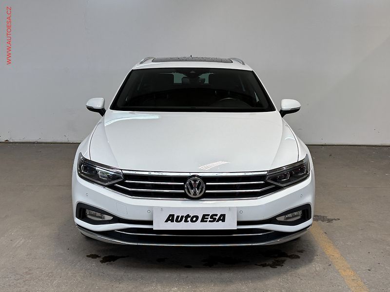 Volkswagen Passat (2020) 2.0 TDi, DSG, navi, LED - fotka 2 z 19