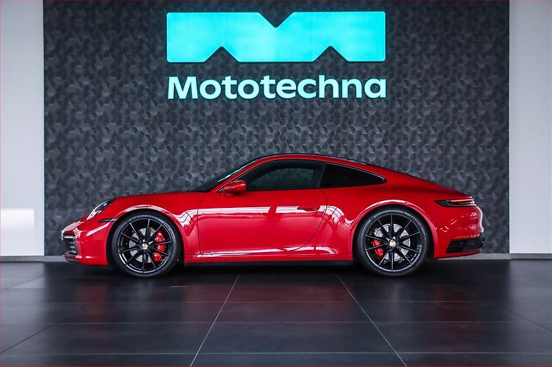 Porsche 911 (2024) Carrera S - fotka 3 z 20