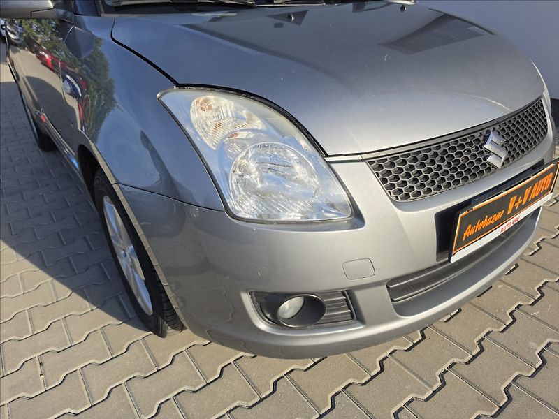 Suzuki Swift 1,3 i 67KW KLIMA ALU STK - fotka 39 z 44