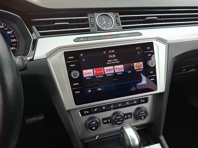Volkswagen Passat (2019) 2.0 TDI, Automat, Navi - fotka 12 z 22