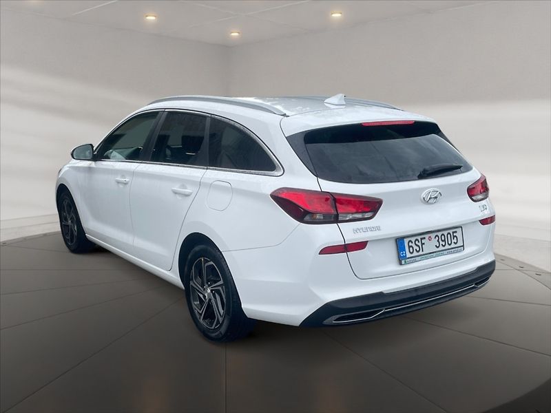 Hyundai i30 1,0 TGDI 120 Smart - fotka 4 z 11