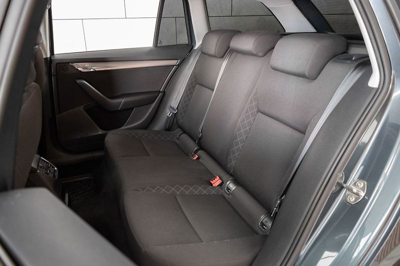 Škoda Octavia 1.5 TSI 110kW ACTIVE PLUS*ČR* - fotka 13 z 32