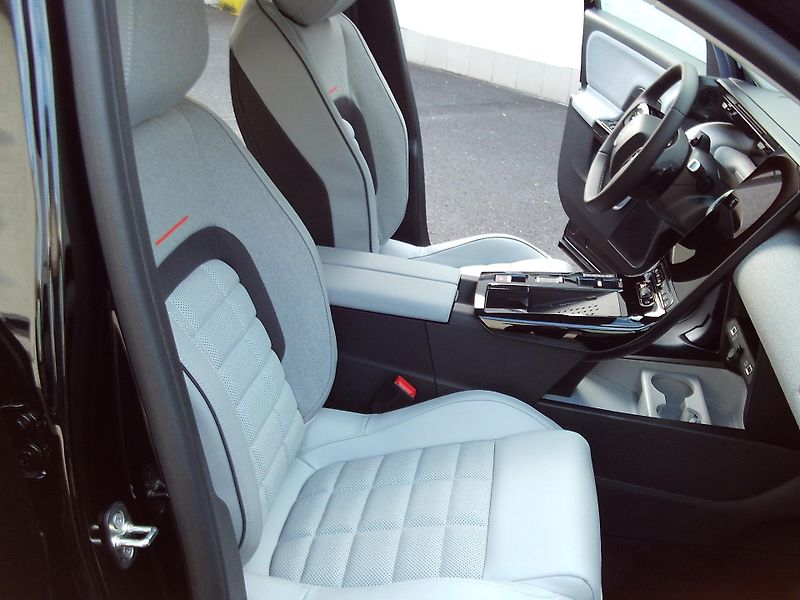 Citroën C5 Aircross (2026) MAX Plug-in Hybrid 225k Aut. - fotka 8 z 15