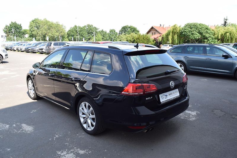 Volkswagen Golf Variant (2016) 1.4TSI 92kw CLBMT XEN NAVI APP - fotka 11 z 51