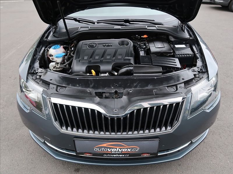 Škoda Superb 2,0 TDi,103kW,NovéČR,Elegance - fotka 23 z 28