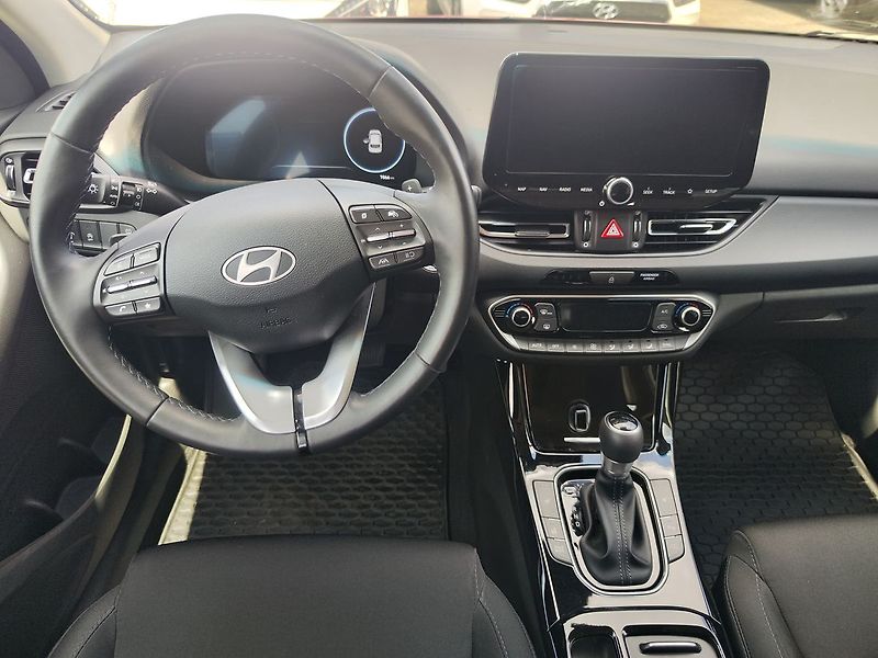 Hyundai i30 1.0 T-GDI/73kW Style DCT - fotka 13 z 37