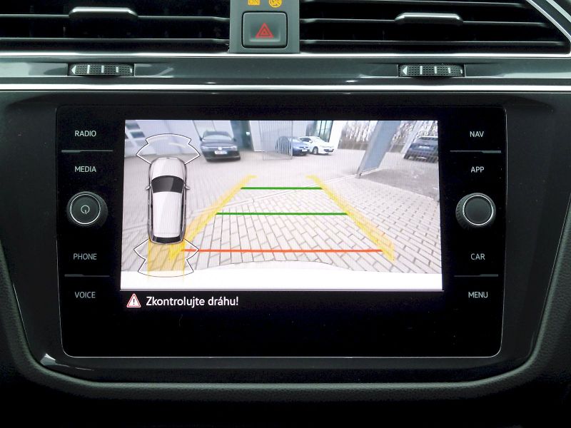 Volkswagen Tiguan Allspace (2022) R-Line 2,0 TSI 140kW DSG 4MOTI - fotka 12 z 27