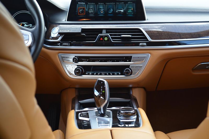 BMW Řada 7 (2017) 760Li ,6.6 /448kW,xDrive,V12 - fotka 28 z 31