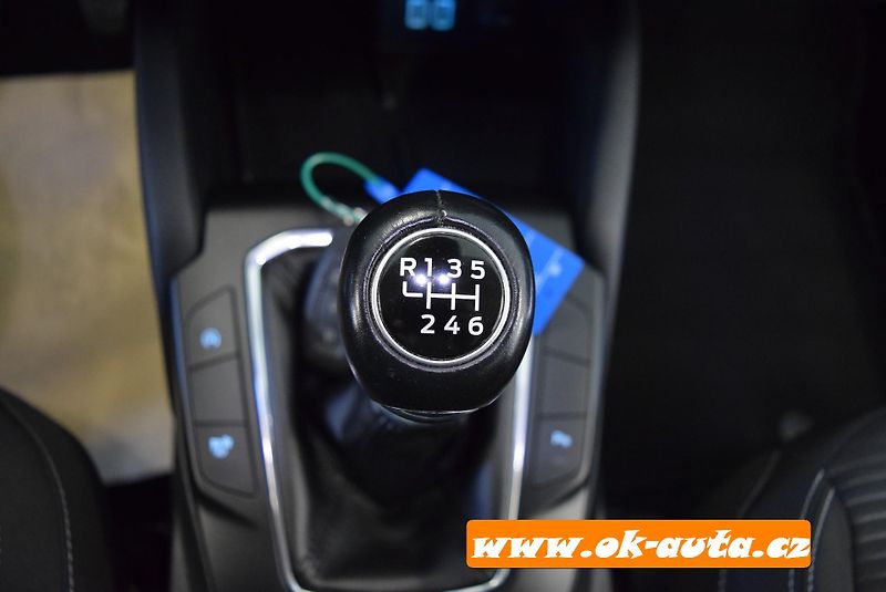 Ford Kuga 1.5 EBLUE TITANIUM 56 000 KM - fotka 37 z 57