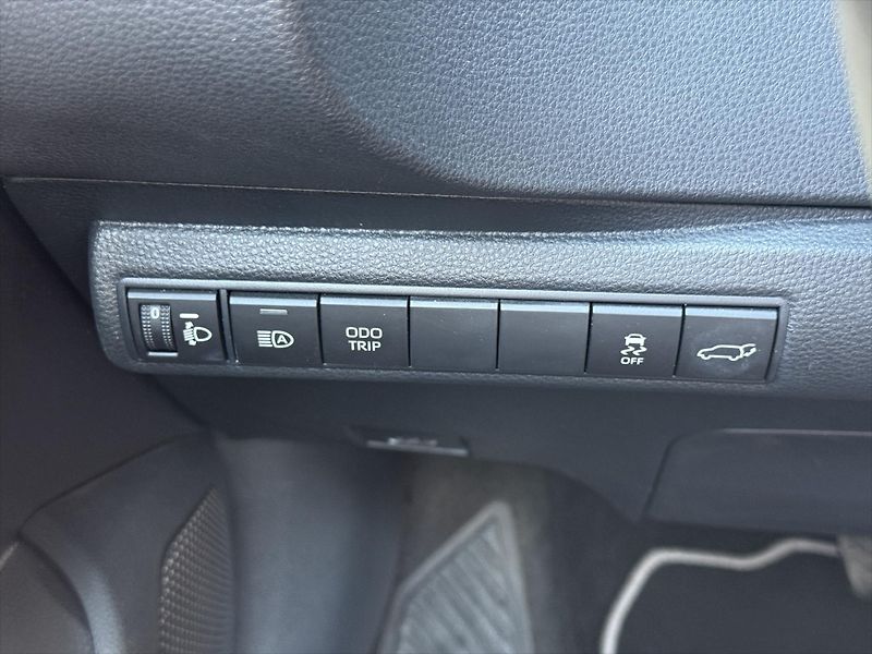 Toyota Corolla 1,8 Style, Hybrid - fotka 18 z 21