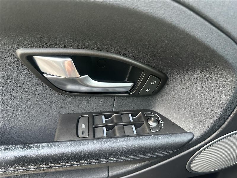 Land Rover Range Rover Evoque 2,2 4x4 TD4 SERVISKA - fotka 20 z 24