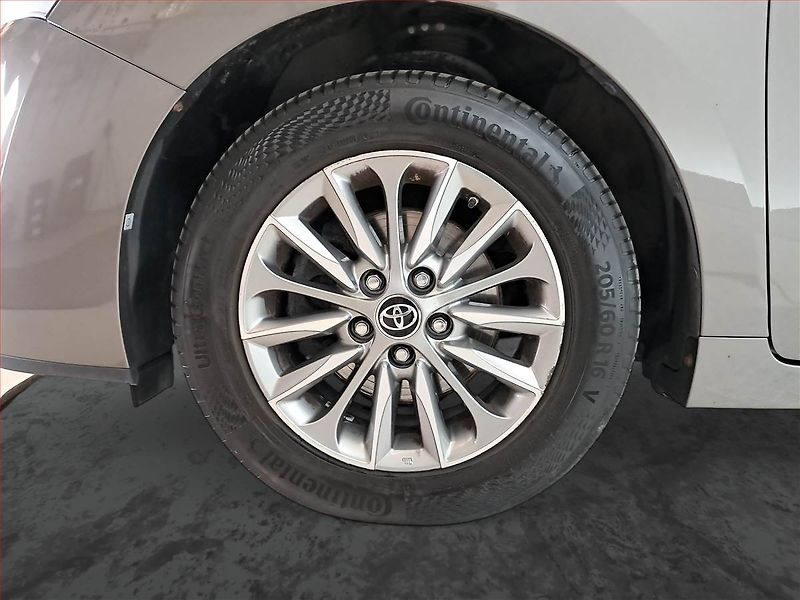 Toyota Verso (2016) 1.6 D-4D, Serv.kniha, Navi - fotka 15 z 20