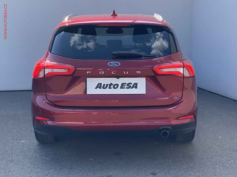 Ford Focus (2020) 2.0TDCi, Titanium, LED, navi - fotka 5 z 18
