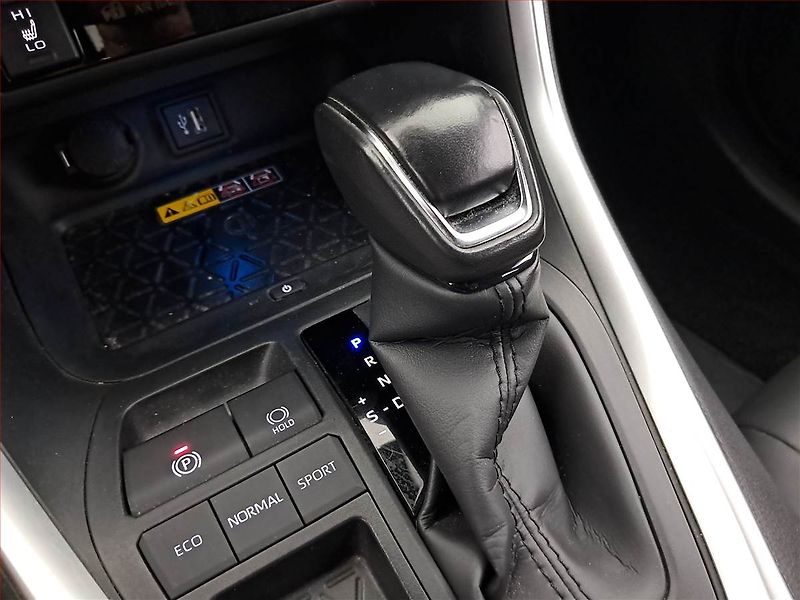 Toyota RAV4 (2023) 2.5 Hybrid - fotka 13 z 22