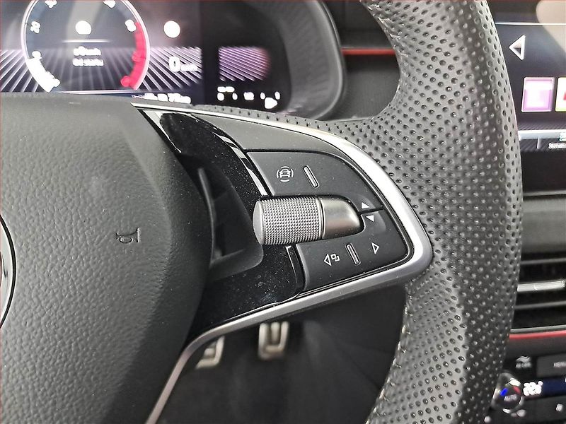 Škoda Kamiq (2024) 1.0 TSI, Drive - fotka 19 z 21