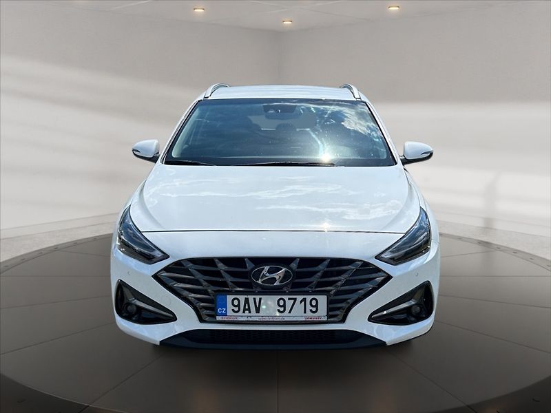 Hyundai i30 1,5 T-GDI Style AT 5d - fotka 2 z 11