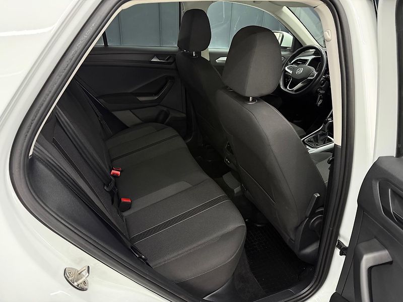 Volkswagen T-Roc (2022) 1.5 TSI Style DSG - fotka 14 z 27