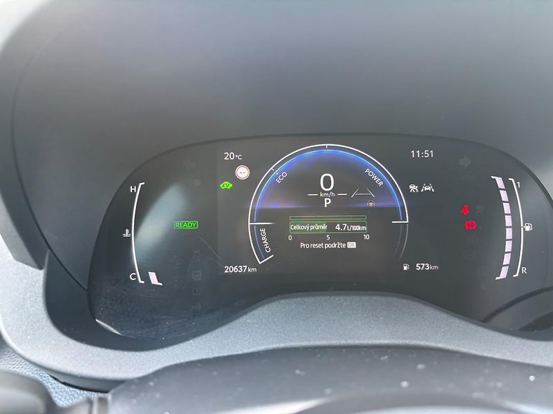 Toyota Yaris Cross 1.5 HSD e-CVT Style AWD - fotka 15 z 27