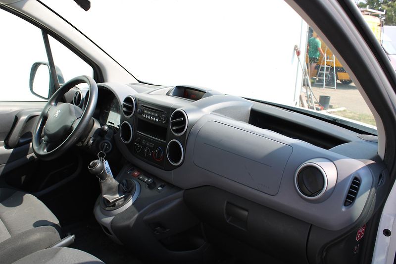 Peugeot Partner 1,6 HDI Chlaďák + klima - fotka 10 z 19