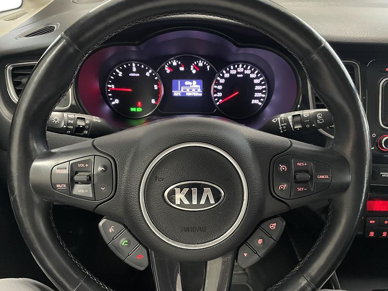 Kia Carens 1.7 CRDi ČR 1.MAJ. TOP  - fotka 25 z 28