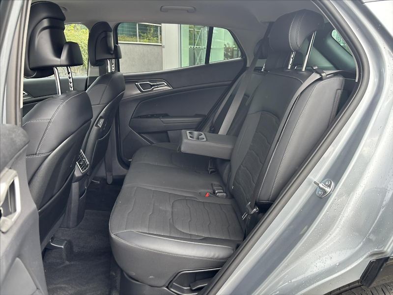 Kia Sportage 1,6 TGDi HEV AT TOP ADAPTIV - fotka 12 z 49