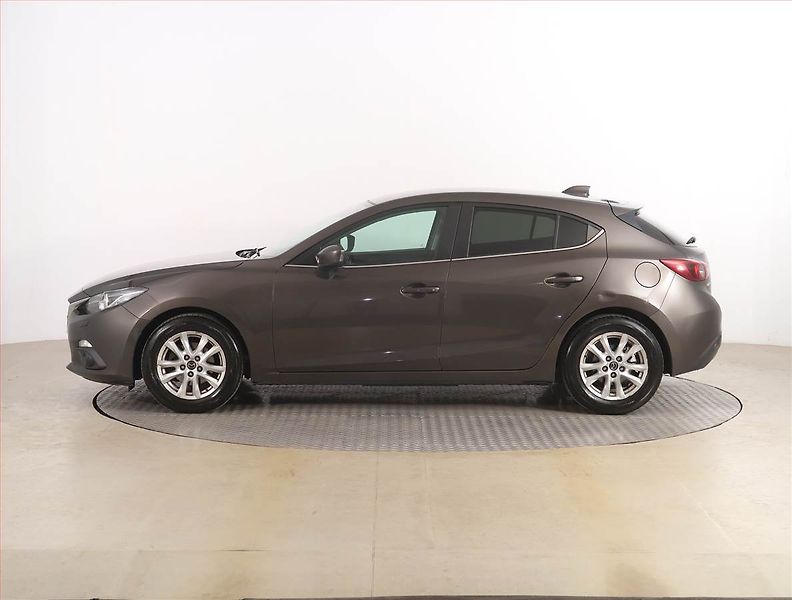 Mazda 3 (2015) 1.5 Skyactiv-G, Xenony - fotka 3 z 18