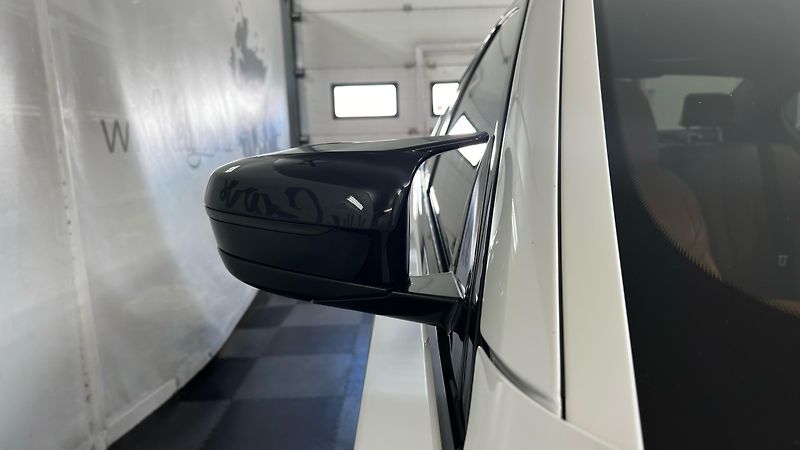 BMW Řada 5 XDIRVE/SPORT LINE/2 SADY GUM - fotka 17 z 55