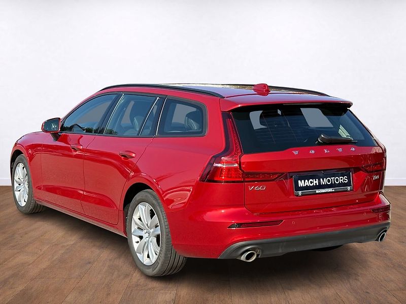 Volvo V60 MOMENTUM B4, FULL LED - fotka 3 z 22