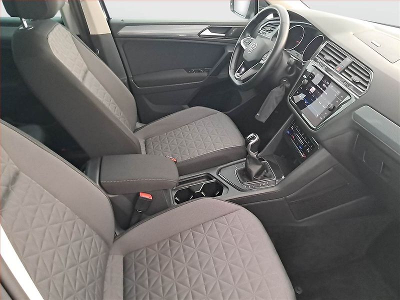 Volkswagen Tiguan (2021) 1.5 TSI - fotka 9 z 17